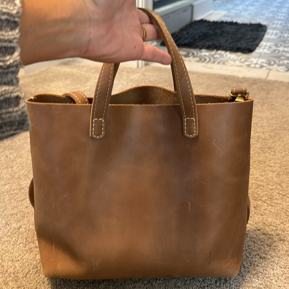 COPY - Portland Leather Medium Crossbody Tote in CAPPUCCINO. - Picture 3 of 3